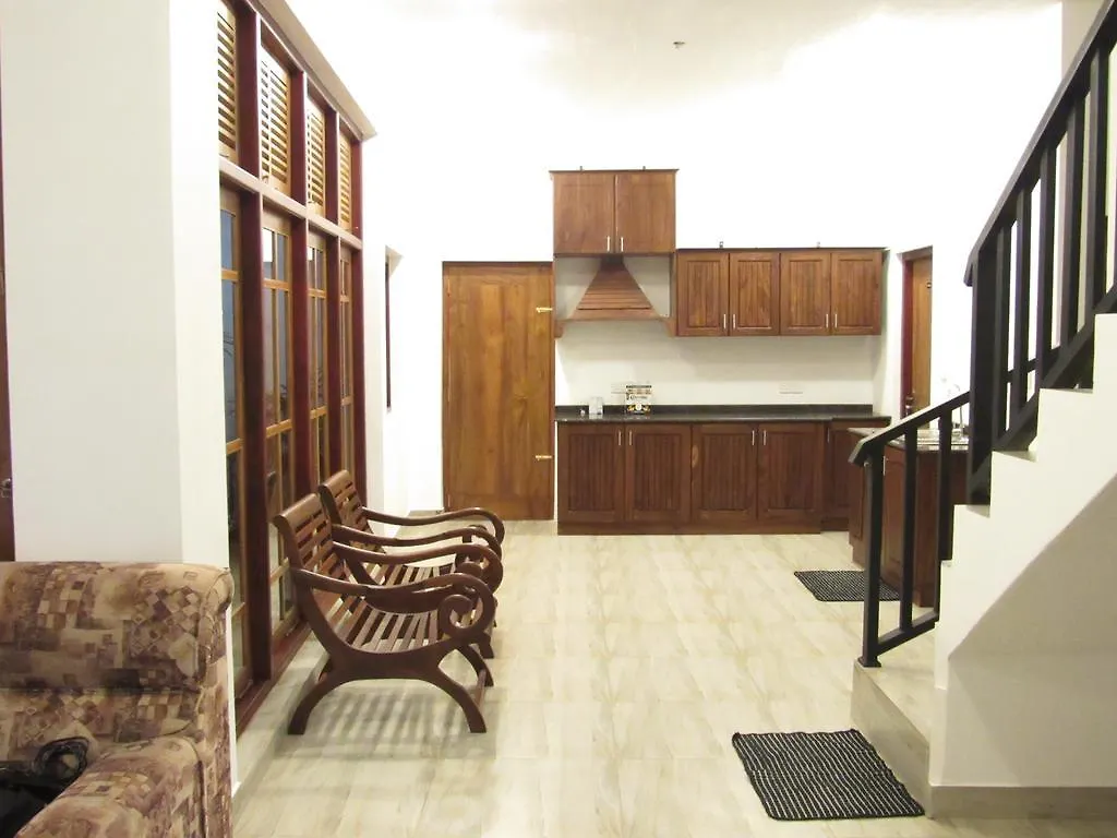 Good Luck Hotel Negombo